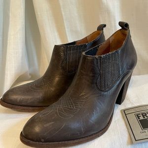 Frye Bootie 7.5